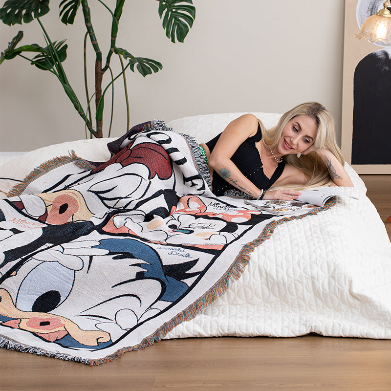 Cartoon Throw Blanket - Mickey Mouse & Friends - Soft Woven Design