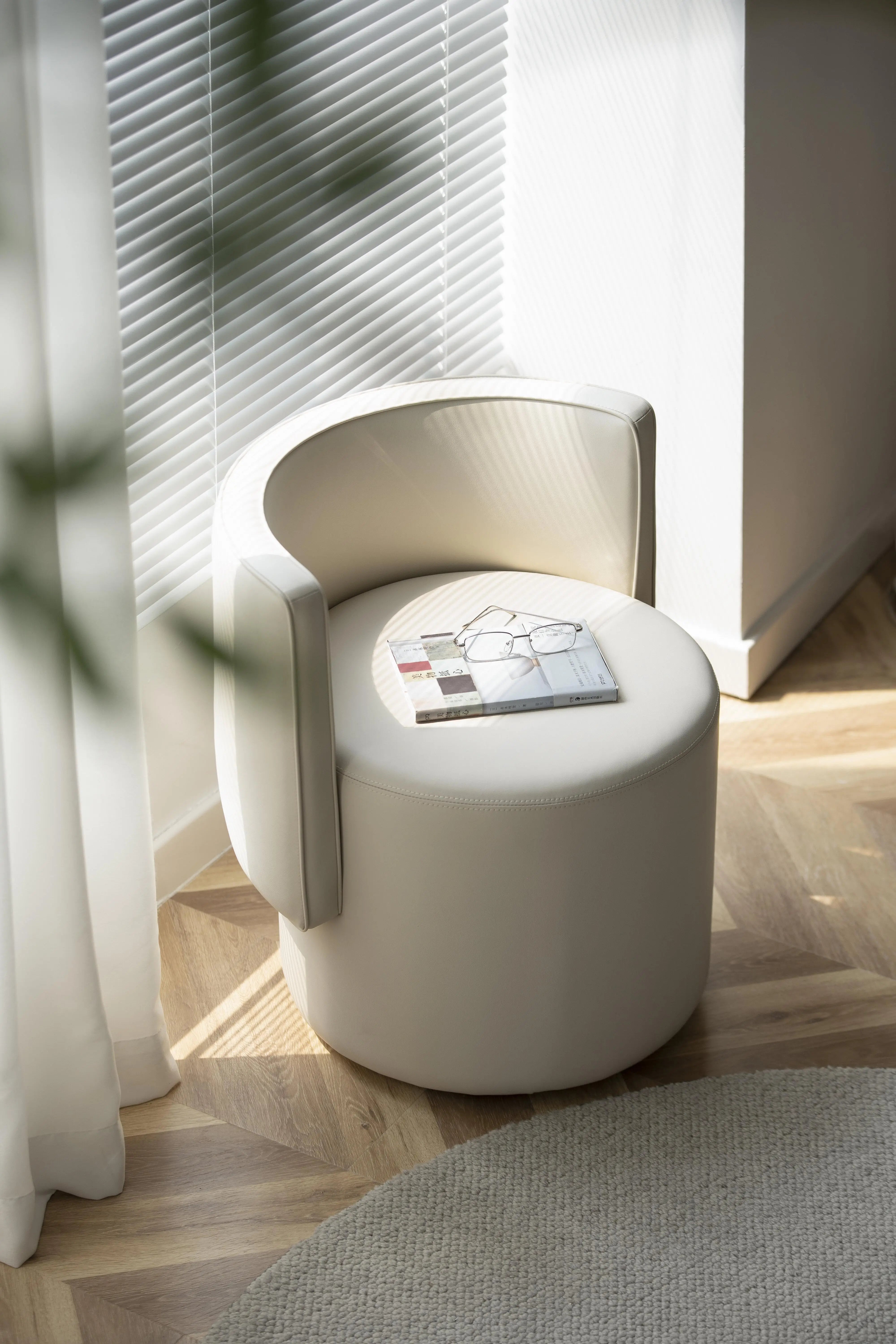 Ballet Swivel Vanity Chair