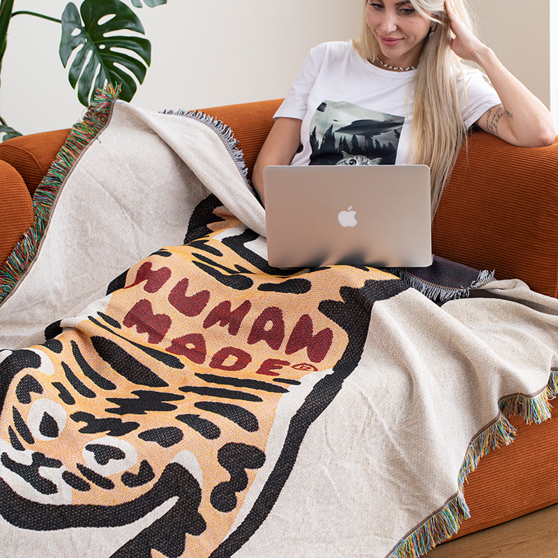 Modern Tiger Print Throw Blanket - Stylish Sofa & Home Decor